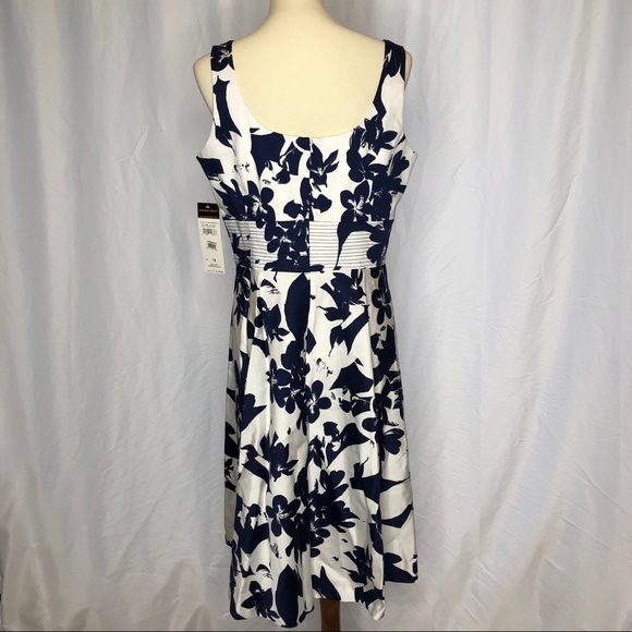 Donna Ricco Navy & White Fit & Flare Floral dress - Picture 6 of 8
